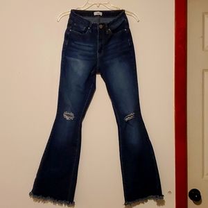 Curvy bellbottom jeans